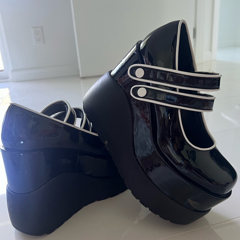 Demonia Void-37 style, black patent leather platforms in US8.